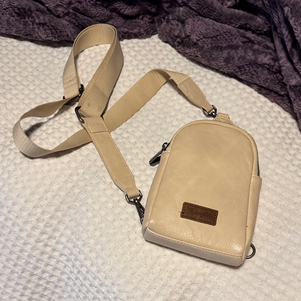 Wrangler Cream Crossbody Bag